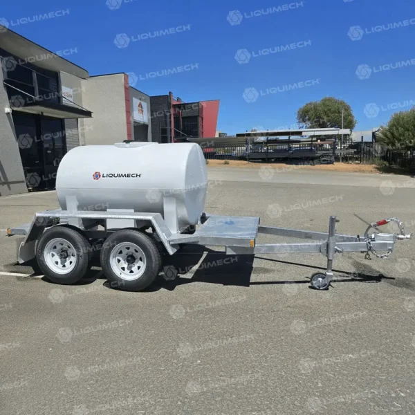 Liquimech Mobile firefighting trailer equipped for remote area fire suppression