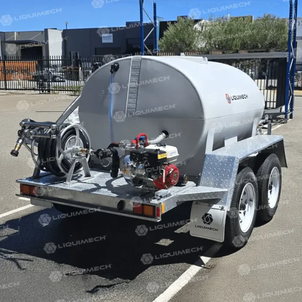 Liquimech fire fighting trailer for bushfire and emergency services