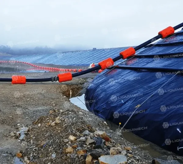 Liquimech pipefloats providing reliable flotation for suspended HDPE pipelines.