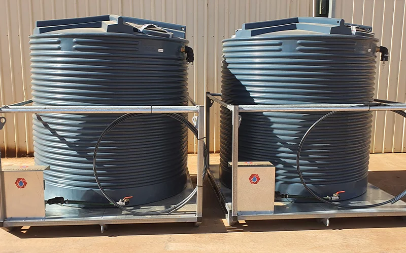 Modular bulk liquid storage container tanks, ideal for various industrial and commercial applications.