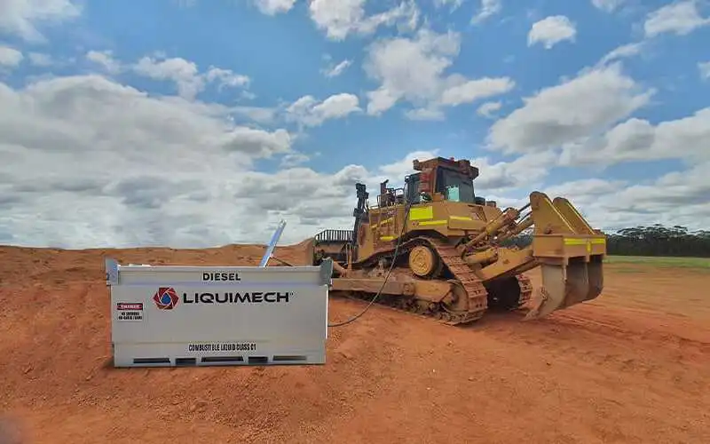 Compact to large-scale self-bunded diesel tanks with integrated spill containment